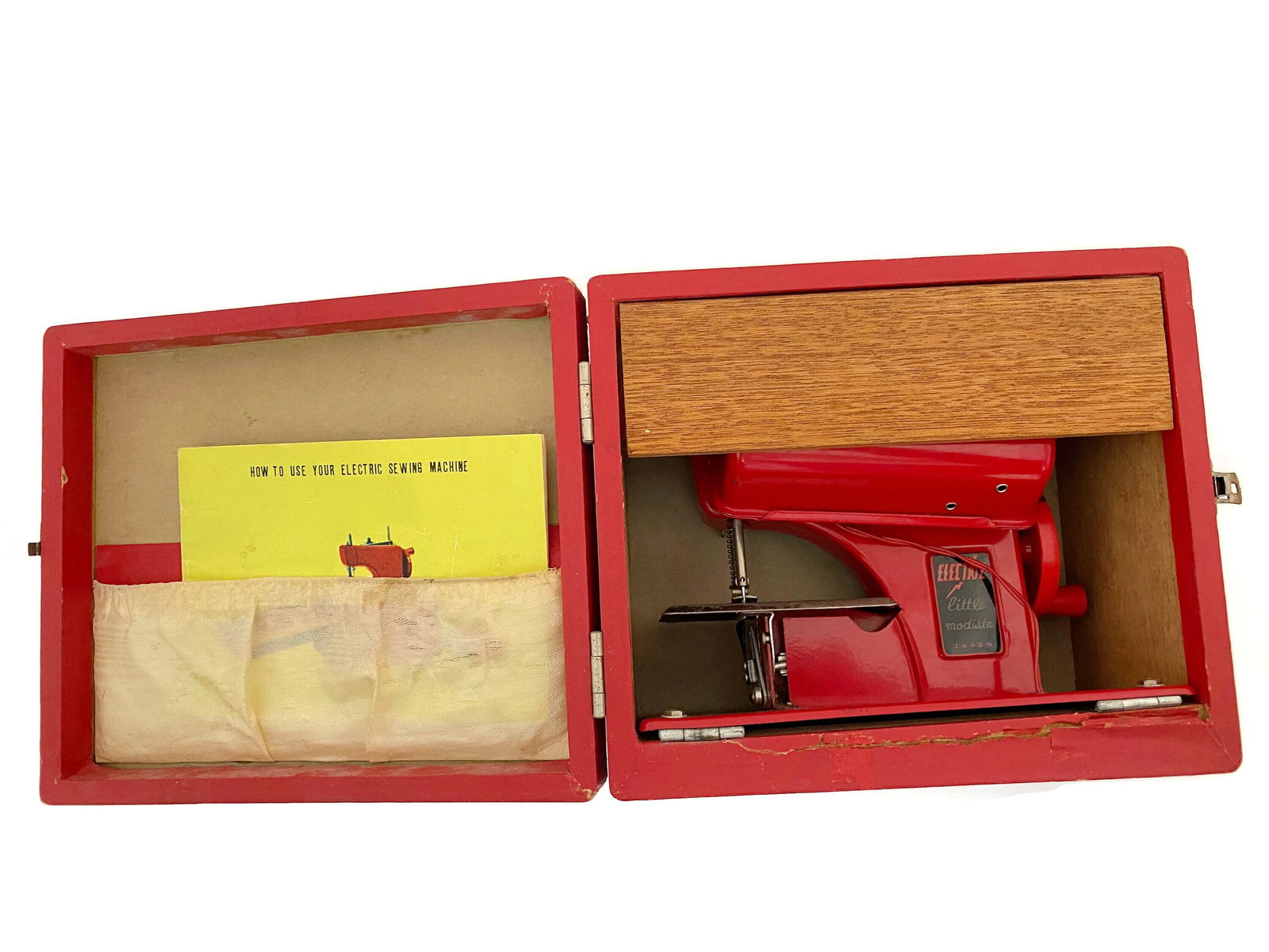 Midcentury Toy Sewing Machine Electric Little Modiste Made in Japan - Duckwells