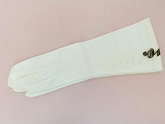 Midcentury White Gloves by Crescendoe Size 7 1/2 - Duckwells