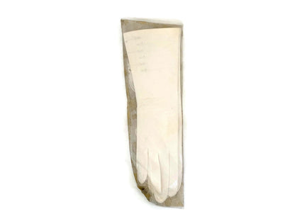 Midcentury White Gloves by Crescendoe Size 7 1/2 - Duckwells