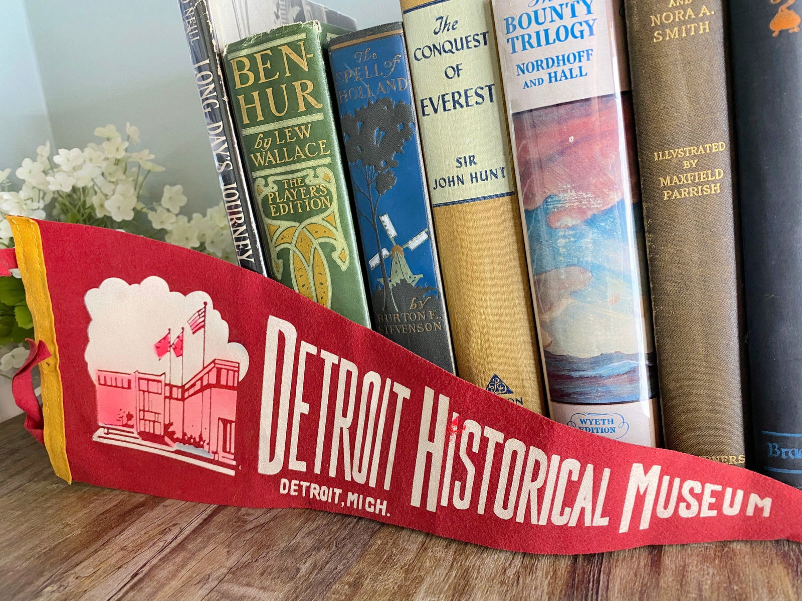 Vintage Detroit Historical Museum Pennant - Duckwells