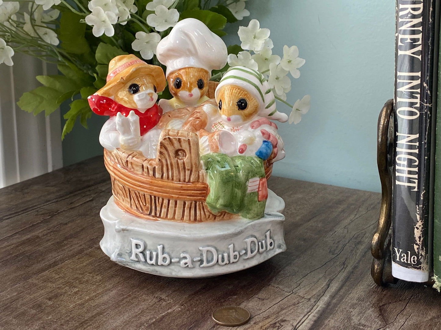 Vintage Gorham Ceramic Music Box Rub a Dub Dub by Priscilla Hillman 1983 - Duckwells