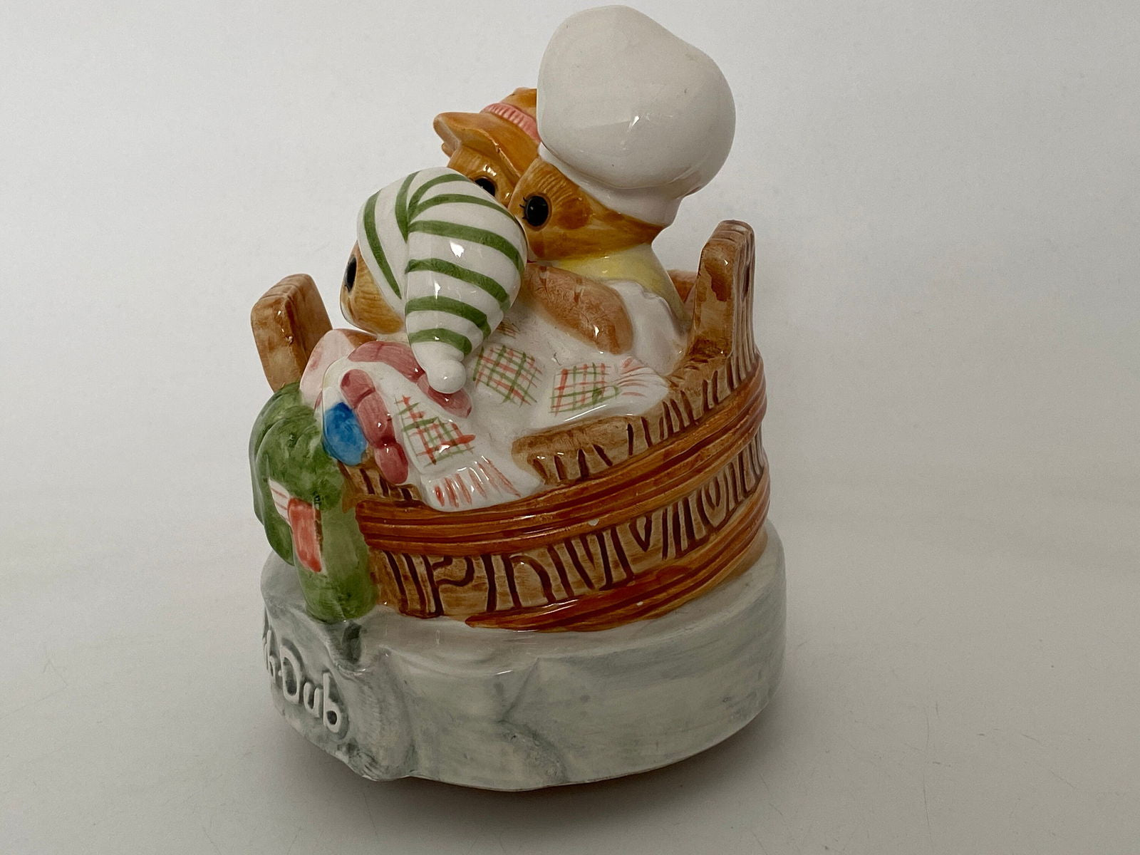 Vintage Gorham Ceramic Music Box Rub a Dub Dub by Priscilla Hillman 1983 - Duckwells