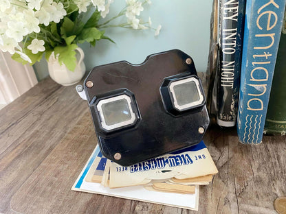 Vintage Sawyers View Master Photo Viewer with 10 3D Photo Reels - Duckwells