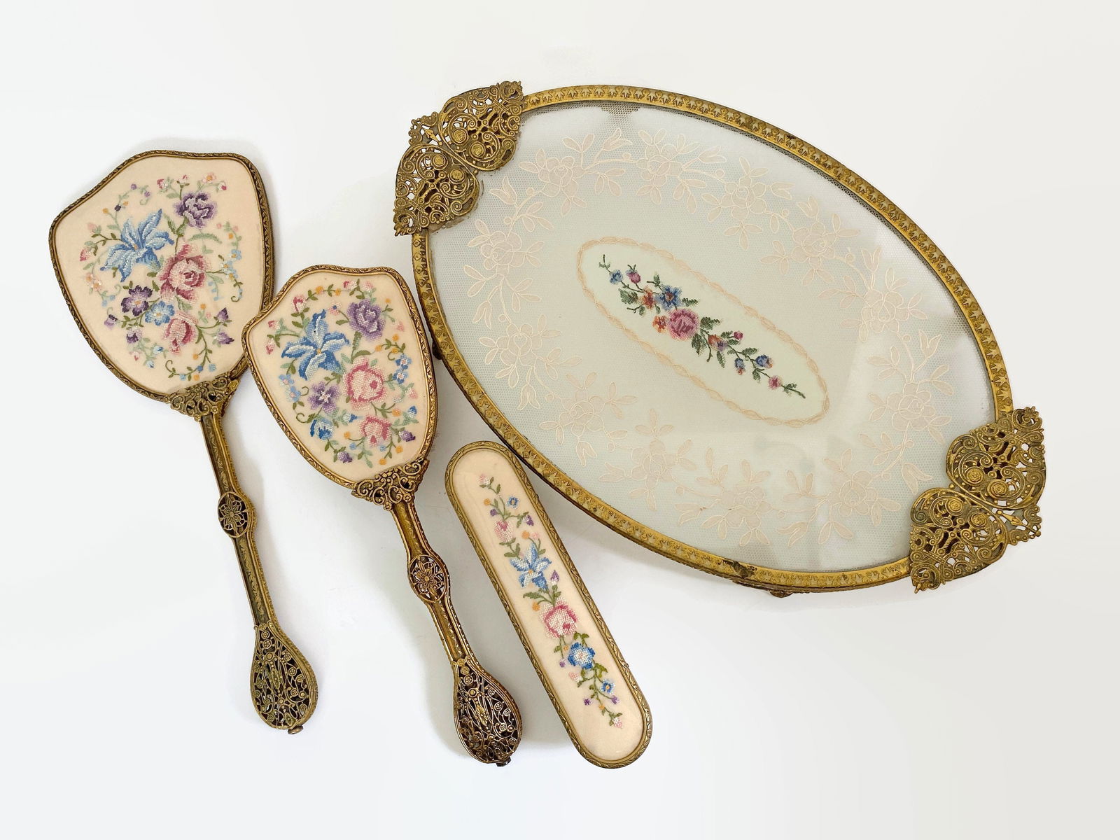 Vintage Vanity 4 Piece Dresser Set - Duckwells