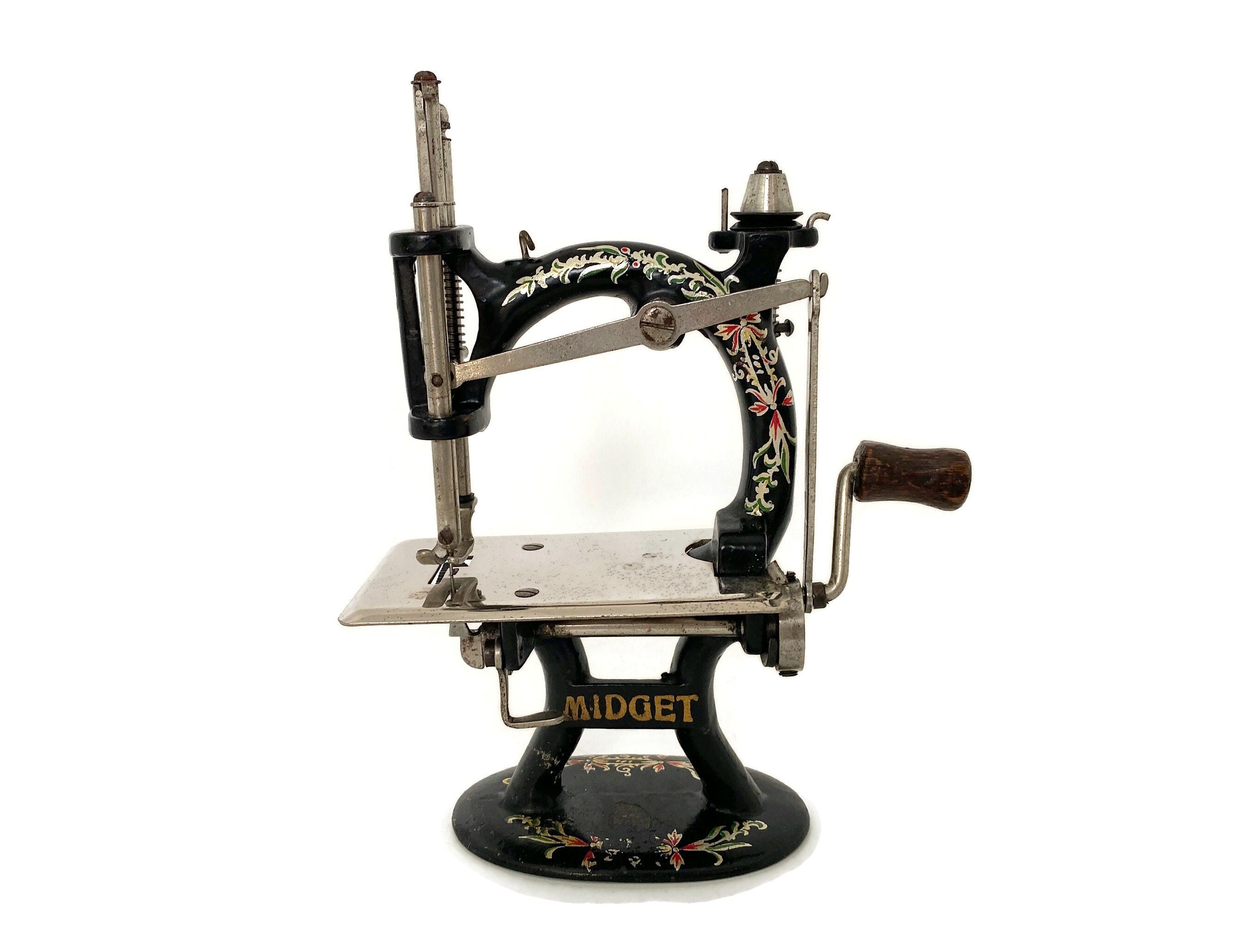 Antique Foley & Williams Midget Toy Sewing Machine – Duckwells