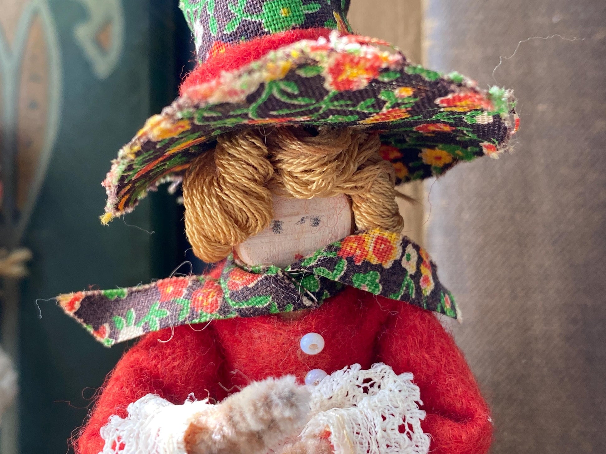 Vintage Clothespin Dolls Collectible Figurines at Duckwells
