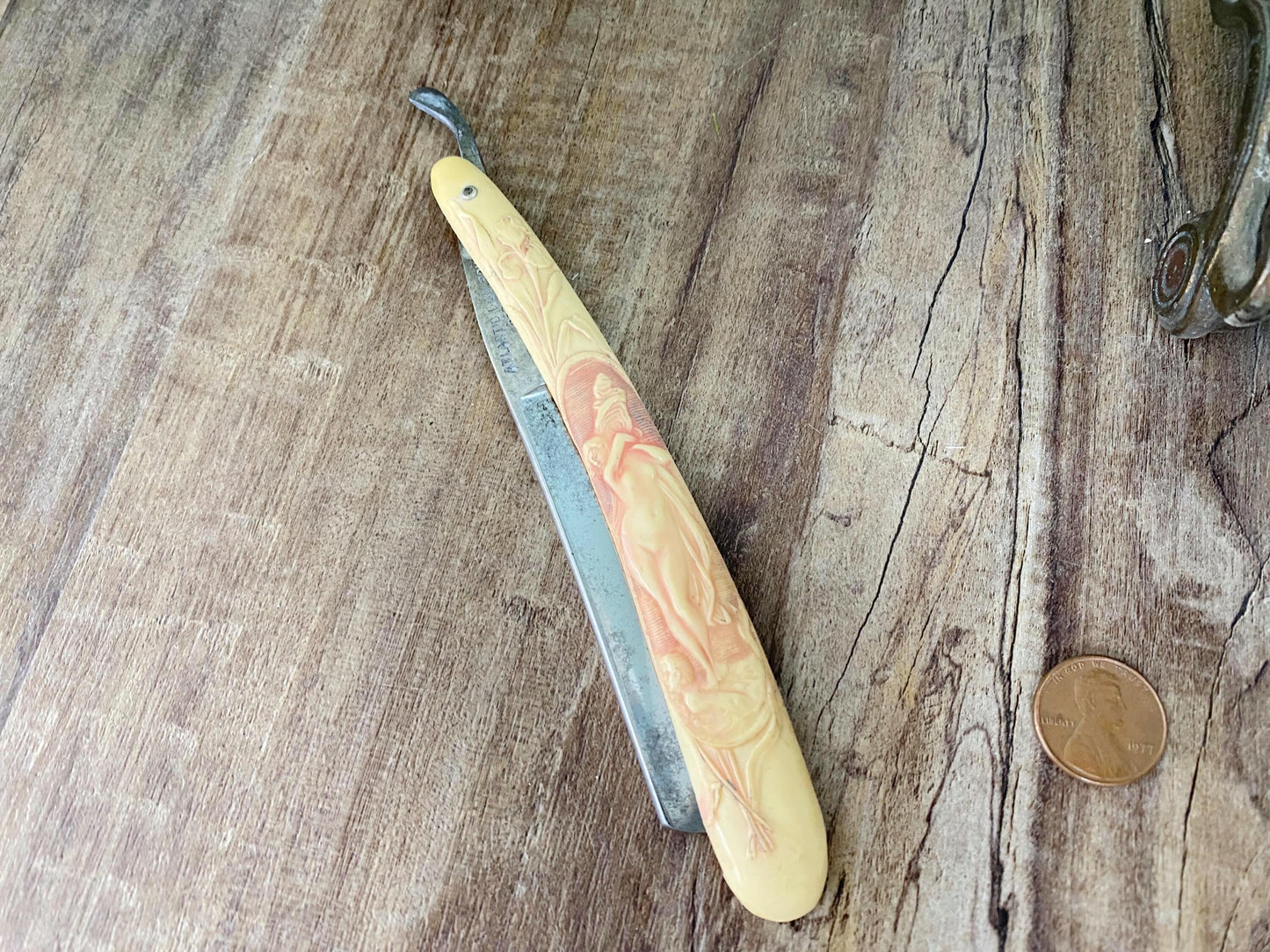 Antique Straight Edge Celluloid Razor