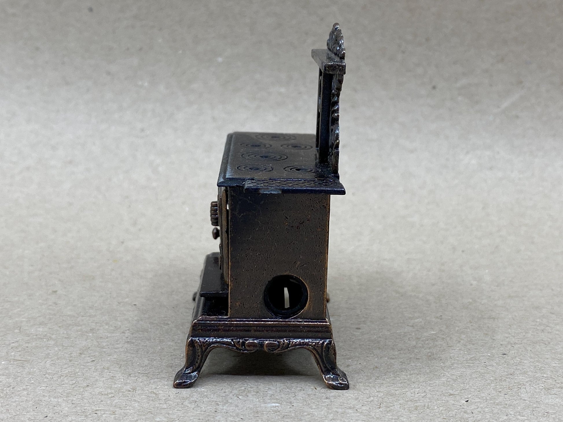 Vintage Diecast Stove Playme Pencil Sharpener at Duckwells