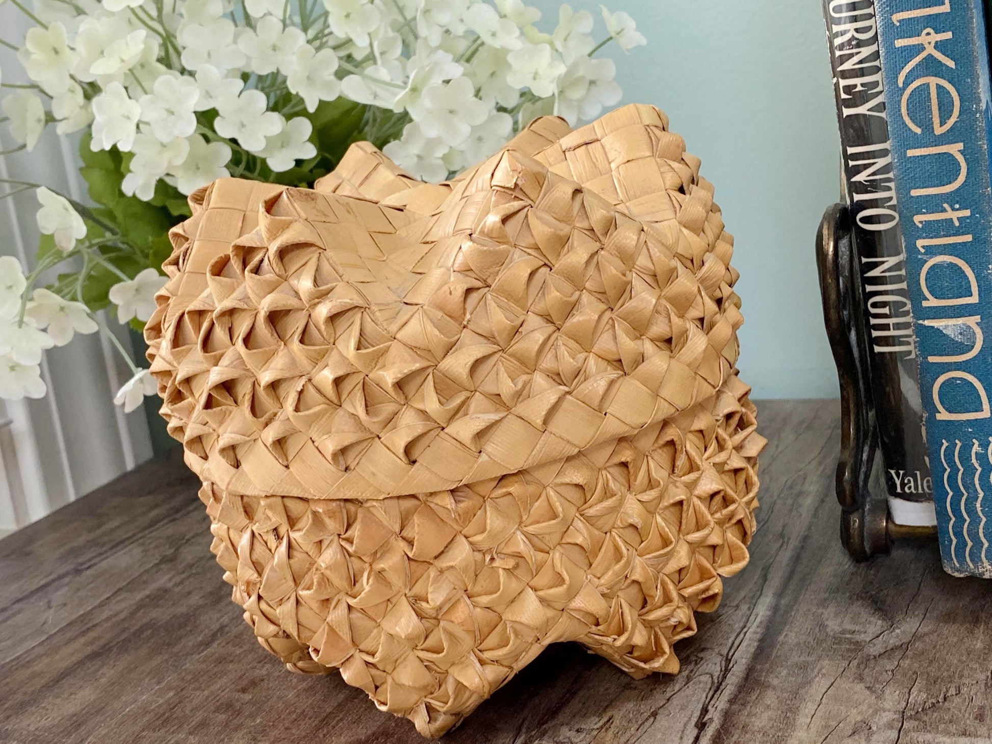 Vintage Hawaiian Basket, Lauhala Six Point Star Design at Duckwells