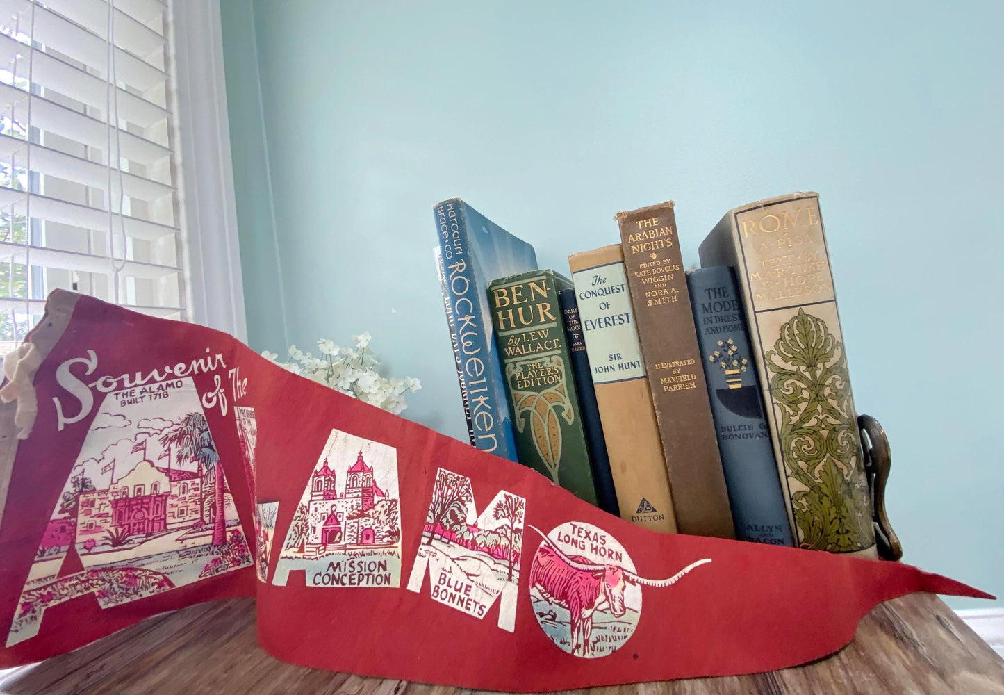 Vintage Alamo Pennant - A Texas 1950s Felt Travel Souvenir at Duckwells