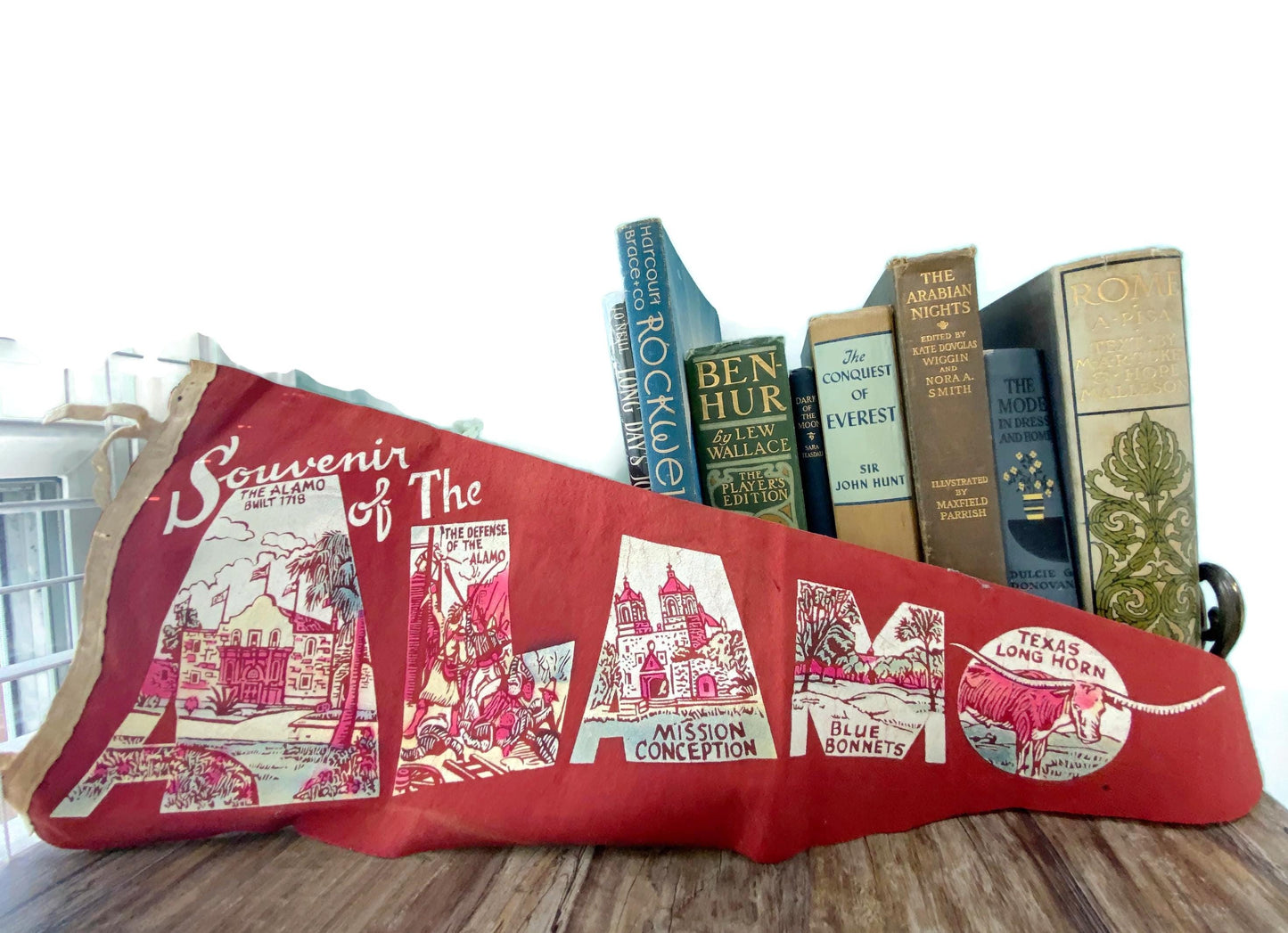 Vintage Alamo Pennant - A Texas 1950s Felt Travel Souvenir at Duckwells