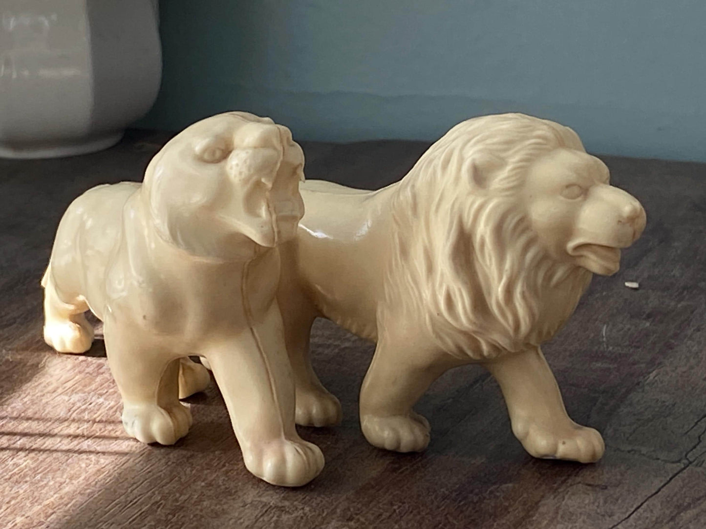 Vintage Lion Figurines at Duckwells