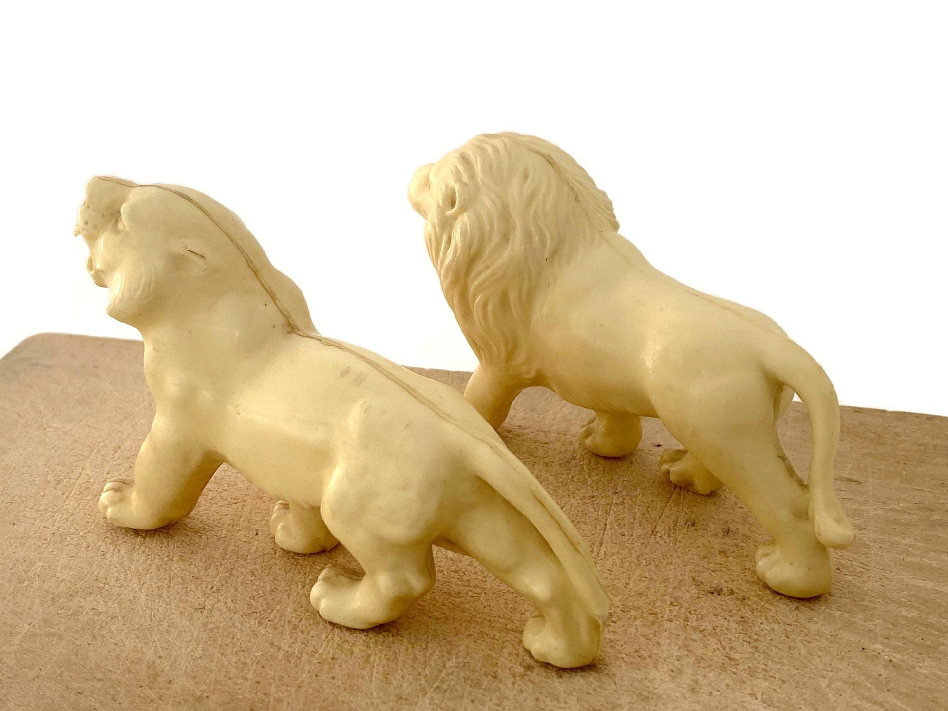 Vintage Lion Figurines at Duckwells