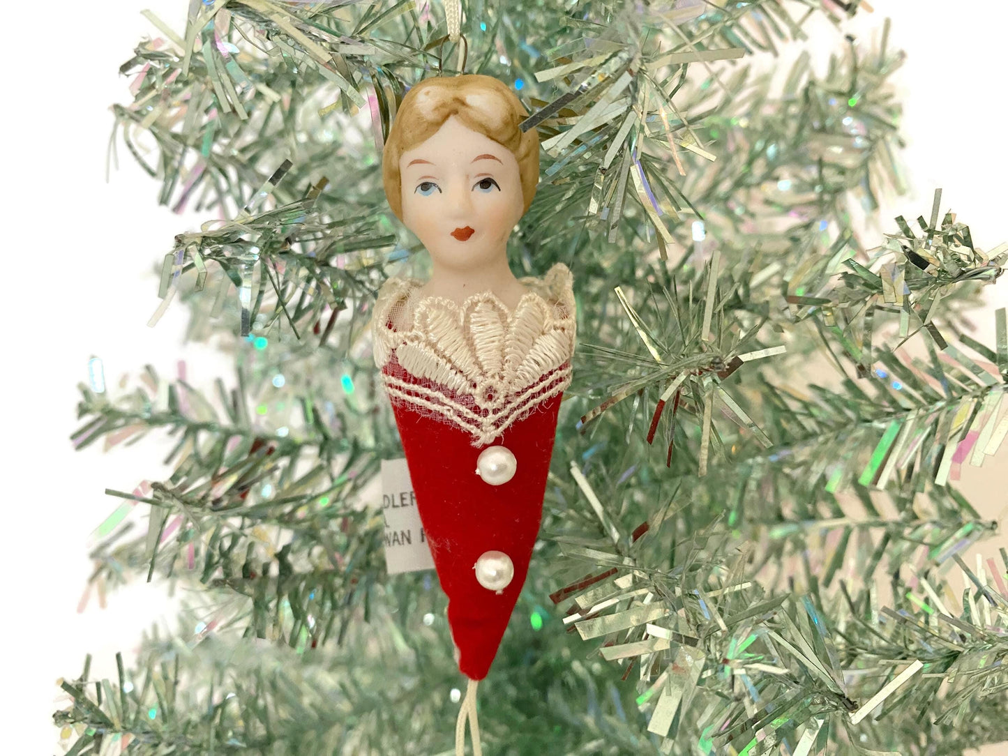 Vintage Christmas Retro Victorian Ornament at Duckwells