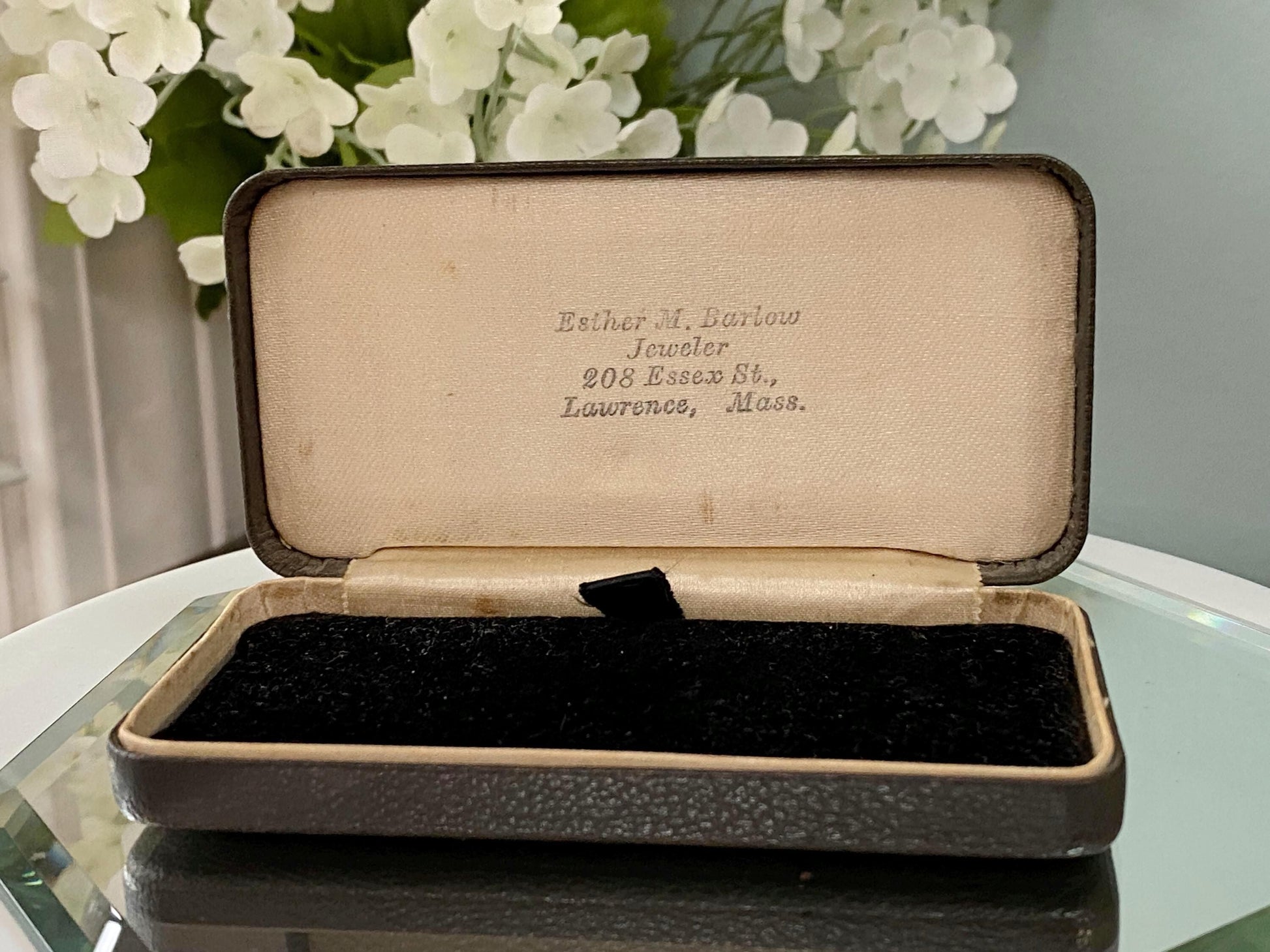 Antique Jewel Box Lawrence, Massachusetts at Duckwells