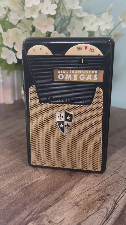 Vintage Transistor Radio in Presentation Box with Case and Ear Bud