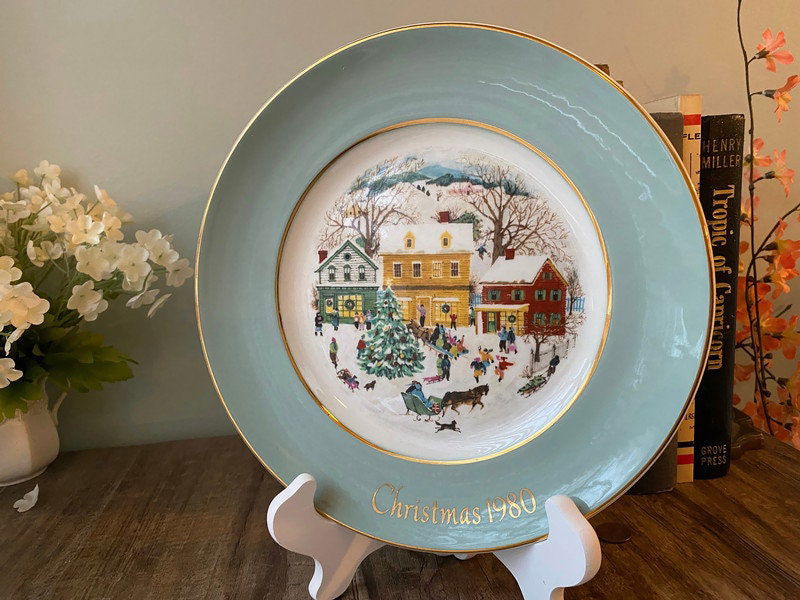 1980 Avon Country Christmas Plate by Wedgwood - Duckwells