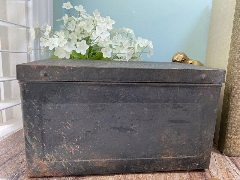 Antique Diamond Match Company Tin Metal Hinged Box - Duckwells