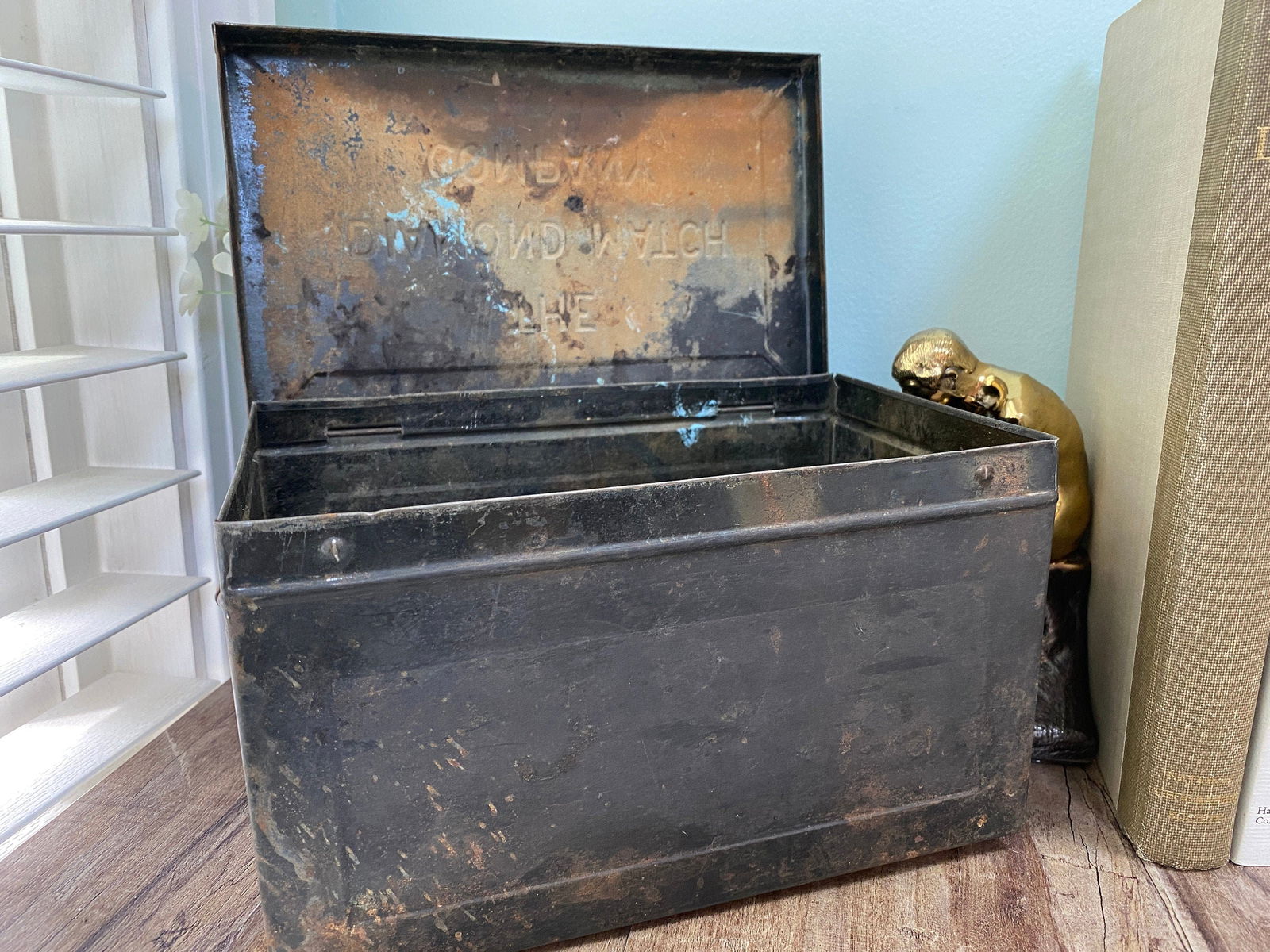 Antique Diamond Match Company Tin Metal Hinged Box - Duckwells