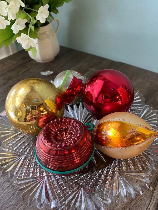 Midcentury Glass Christmas Ornaments - Duckwells