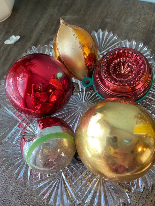 Midcentury Glass Christmas Ornaments - Duckwells