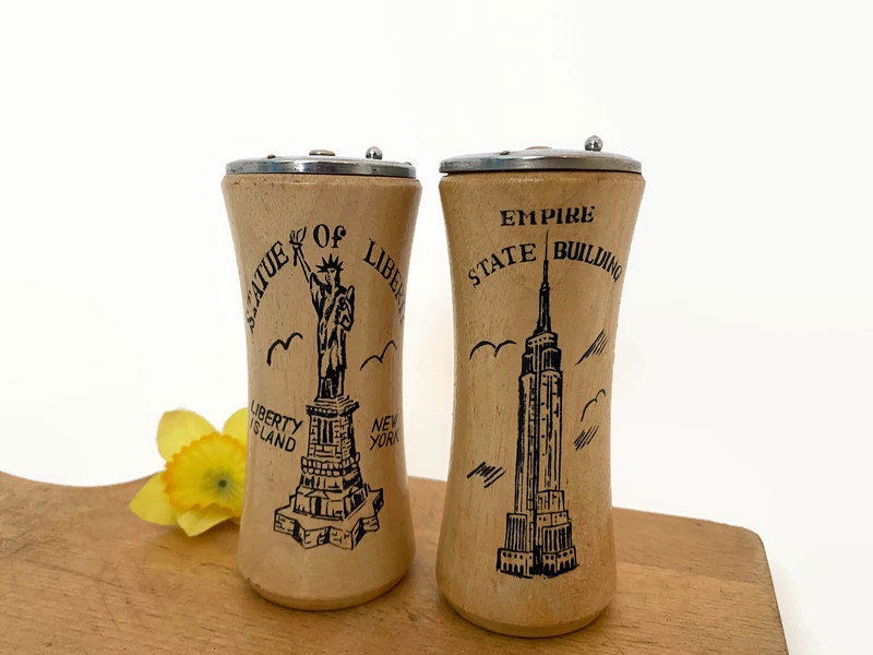 Midcentury New York City Souvenir Salt and Pepper Shakers - Duckwells