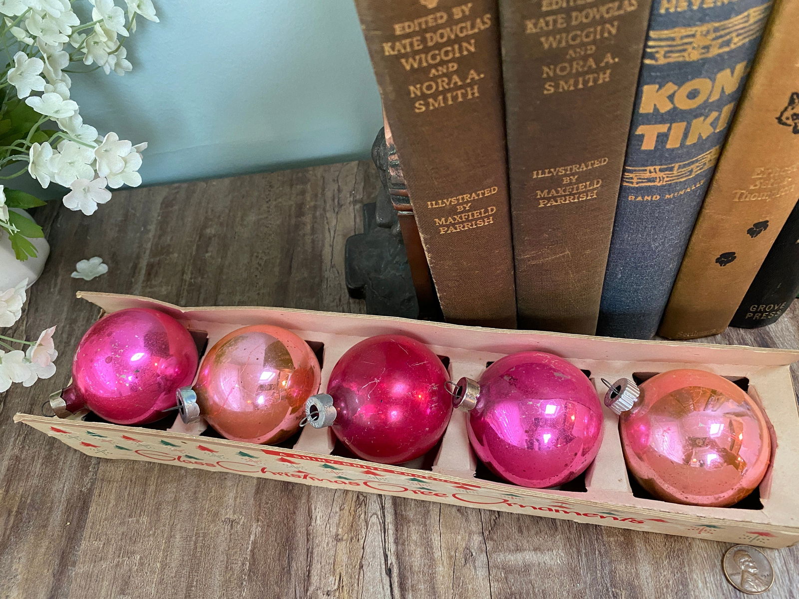Midcentury Shiny-Brite Display Carton at Duckwells