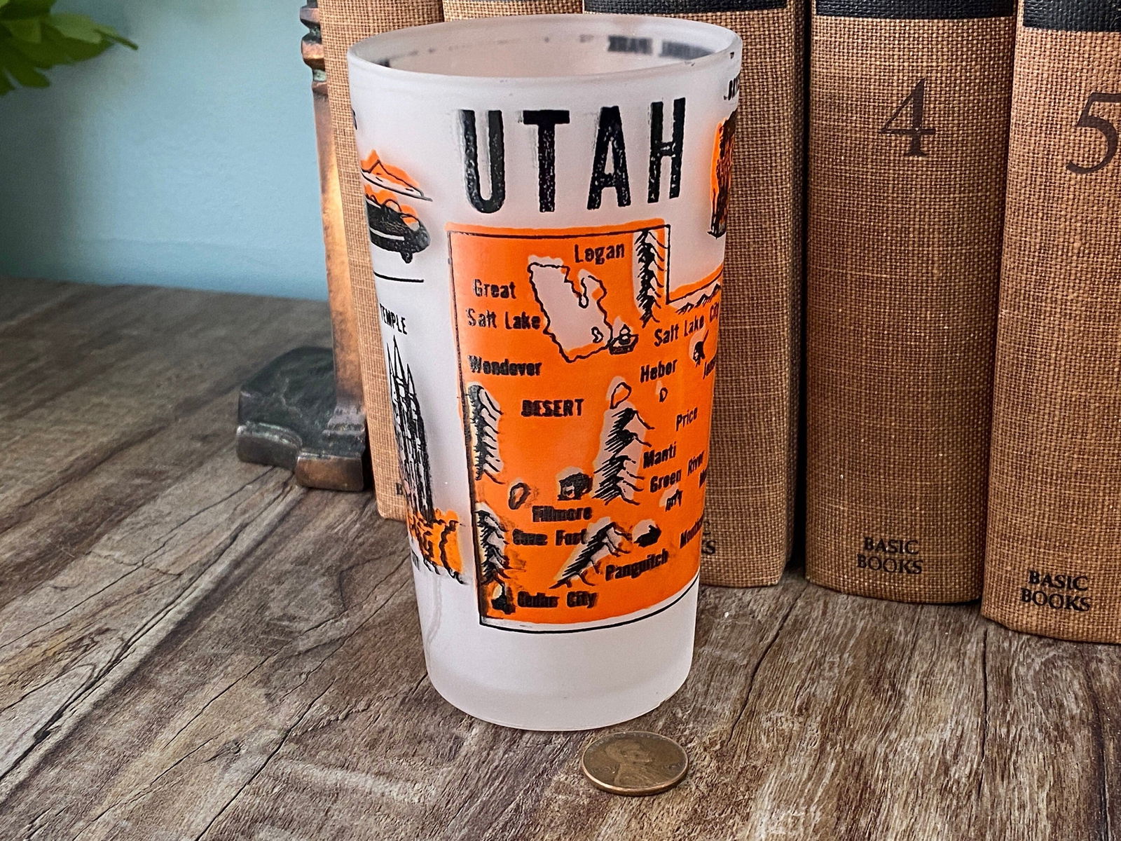 Midcentury Utah Souvenir Glass with State Map - Duckwells