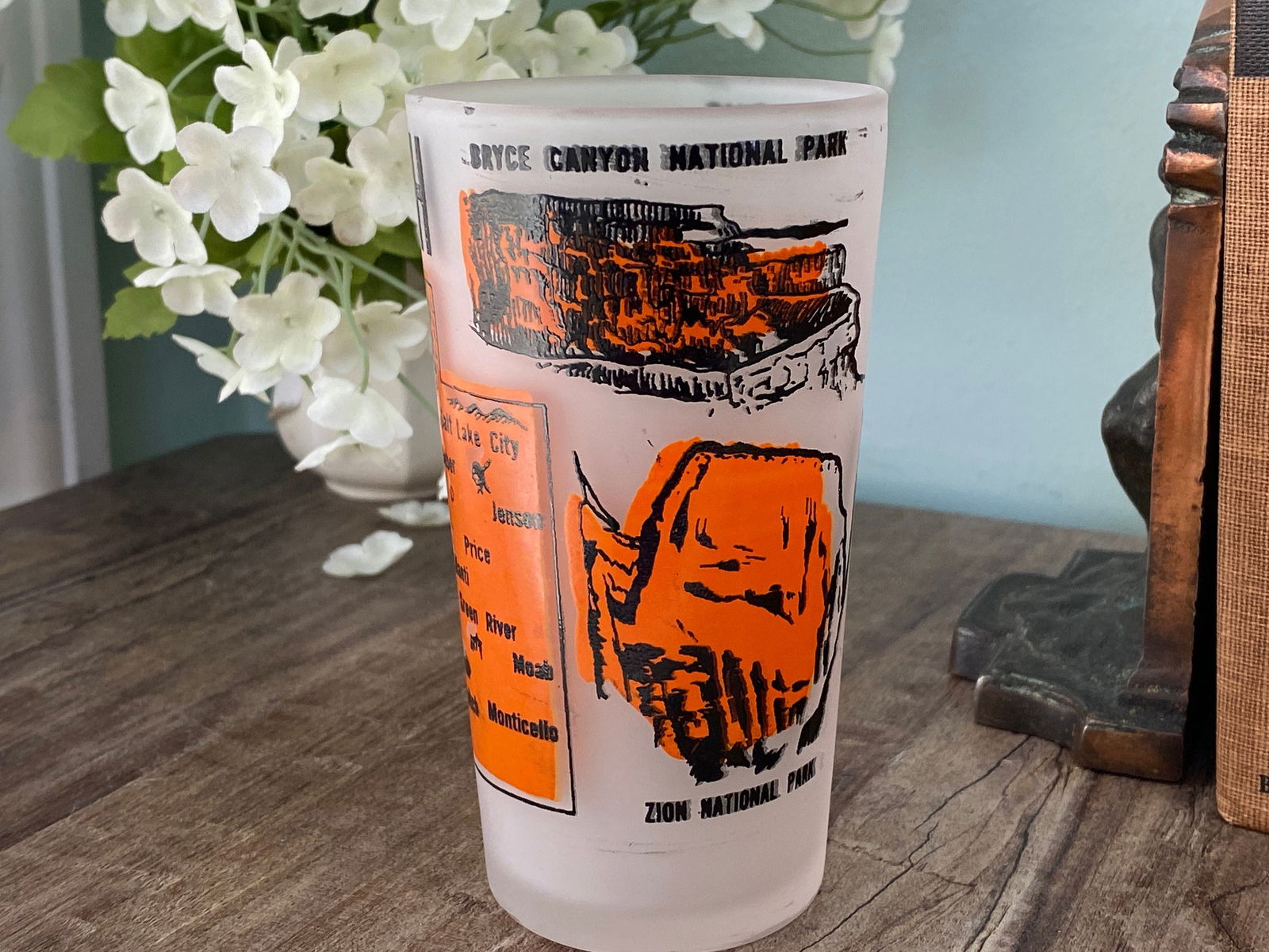 Midcentury Utah Souvenir Glass with State Map - Duckwells