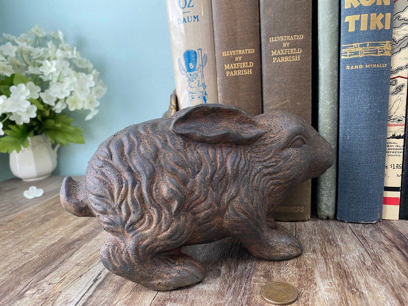 Vintage Bunny Rabbit Ceramic Figurine - Duckwells