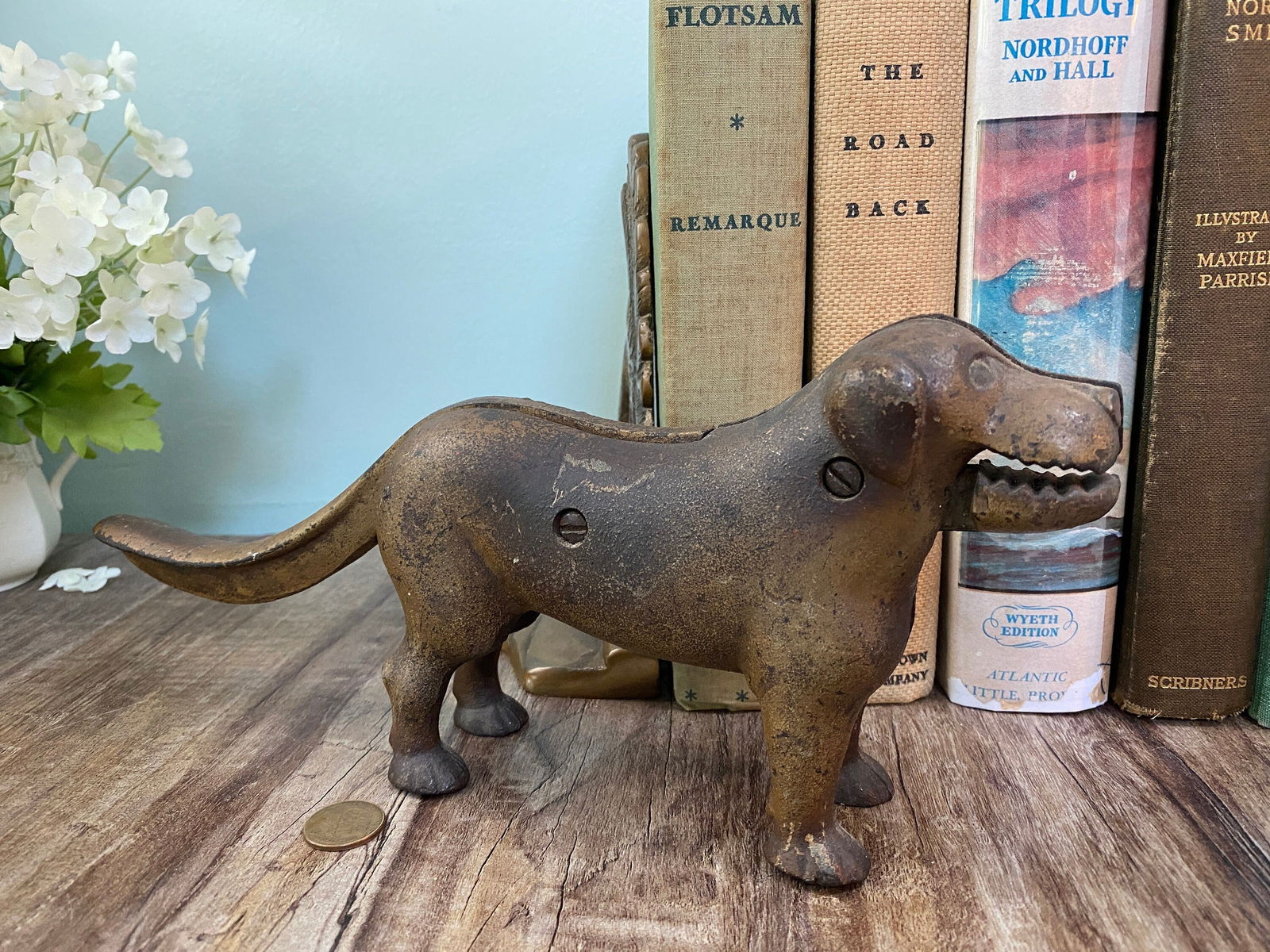 Vintage Cast Iron Dog Nutcracker - Duckwells