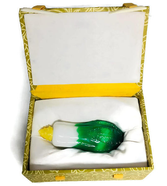 Vintage Chinese Peking Glass Bottle at Duckwells