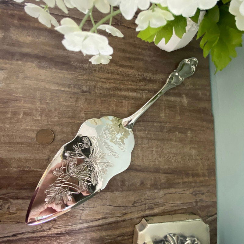 Vintage Christmas Cake Server - Duckwells