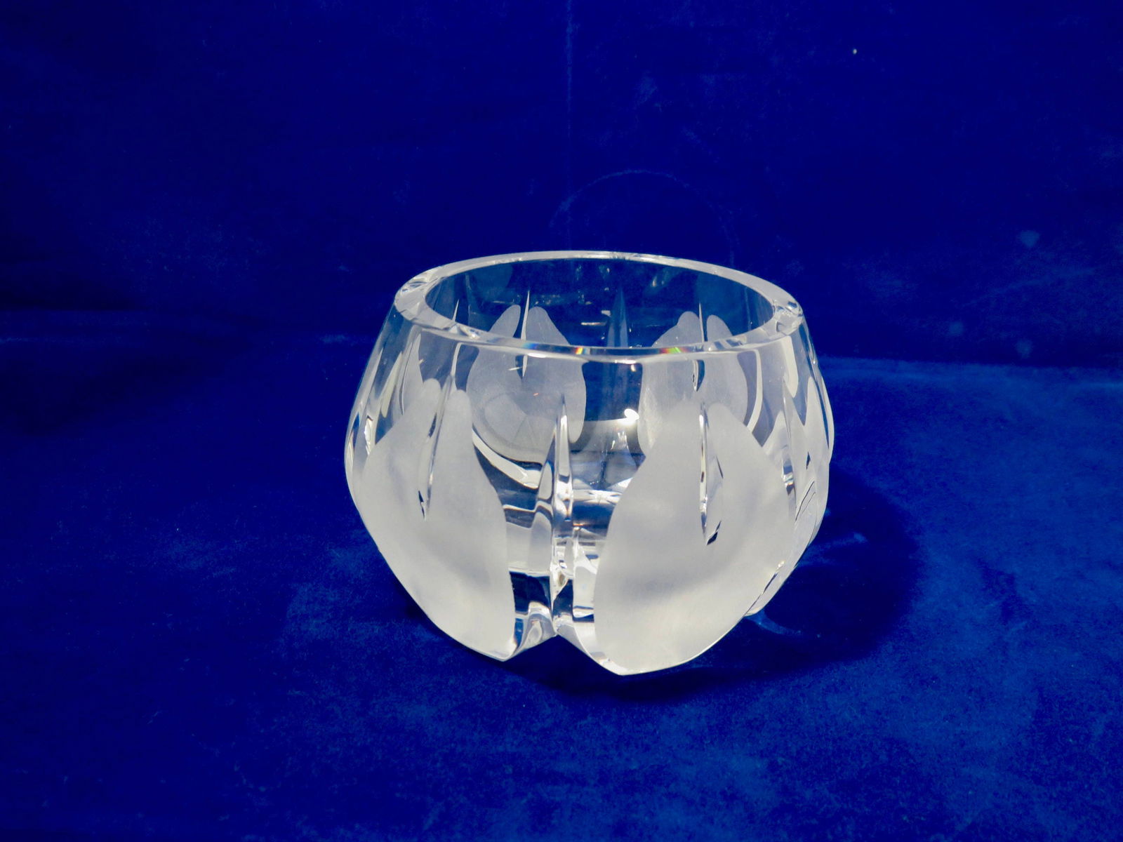 Vintage Etched Crystal Bowl - Duckwells