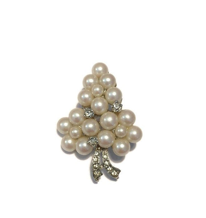 Vintage Faux Pearl and Rhinestone Pin - Duckwells