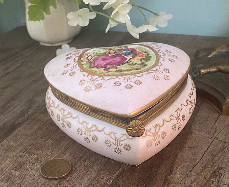 Vintage Heart Shaped Porcelain Trinket Box - Duckwells