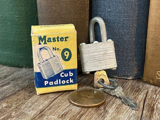 Vintage Master No. 9 Cub Padlock with Original Box and Keys - Duckwells
