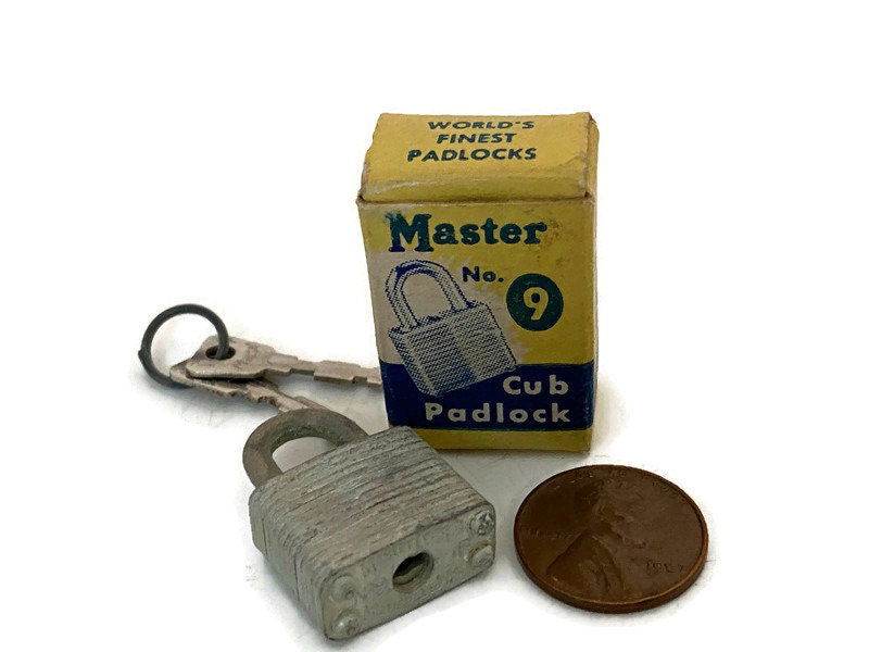 Vintage Master No. 9 Cub Padlock with Original Box and Keys - Duckwells