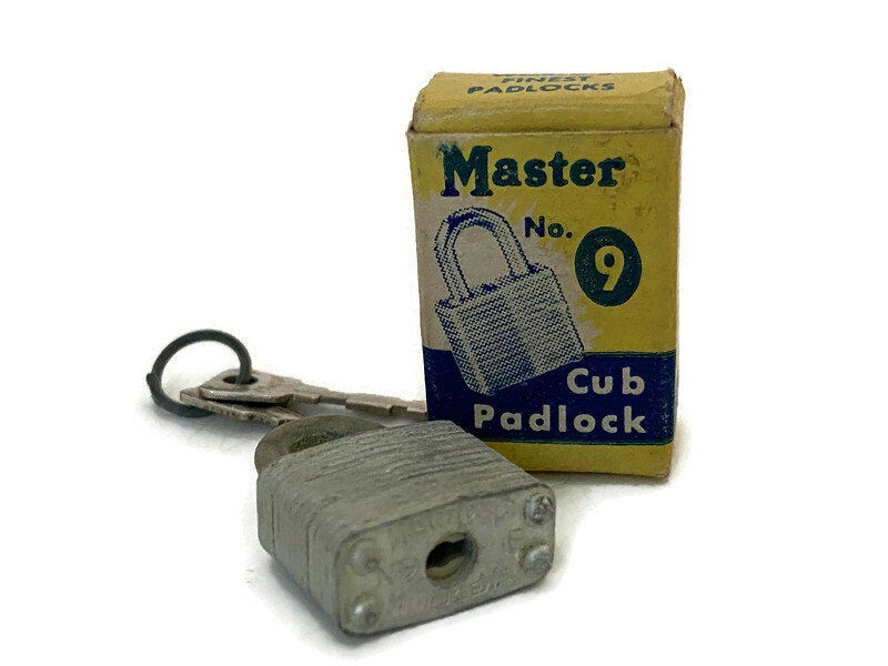 Vintage Master No. 9 Cub Padlock with Original Box and Keys - Duckwells