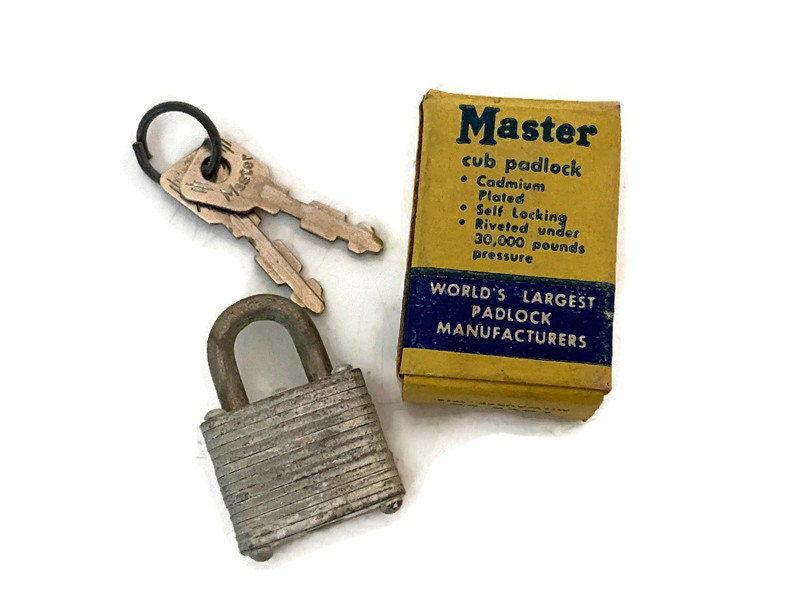 Vintage Master No. 9 Cub Padlock with Original Box and Keys - Duckwells