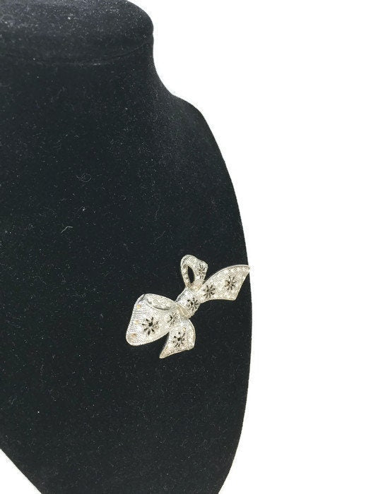 Vintage Rhinestone Bow Brooch - Duckwells