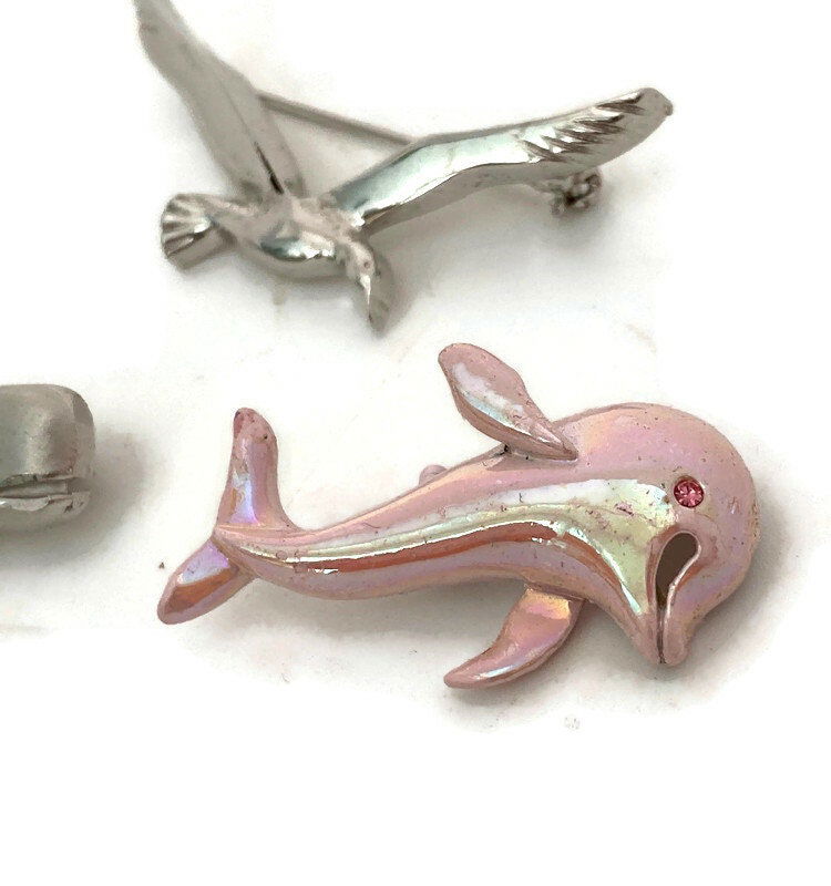Vintage Seashore Jewelry Pins at Duckwells