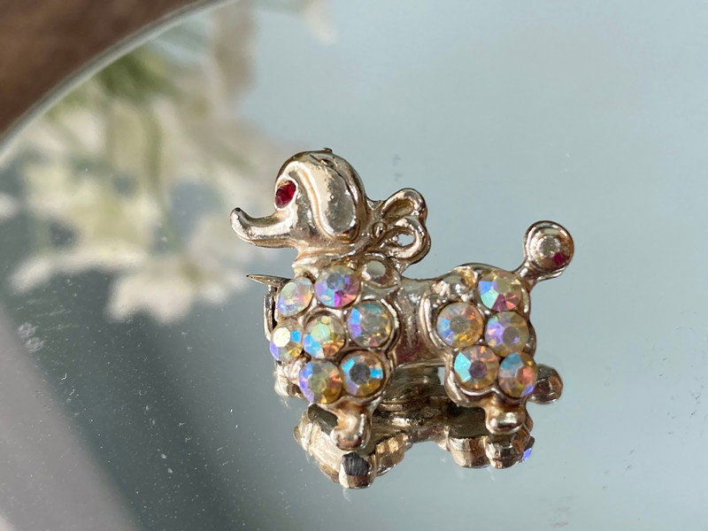 Vintage Small Rhinestone Poodle Brooch Pin - Duckwells