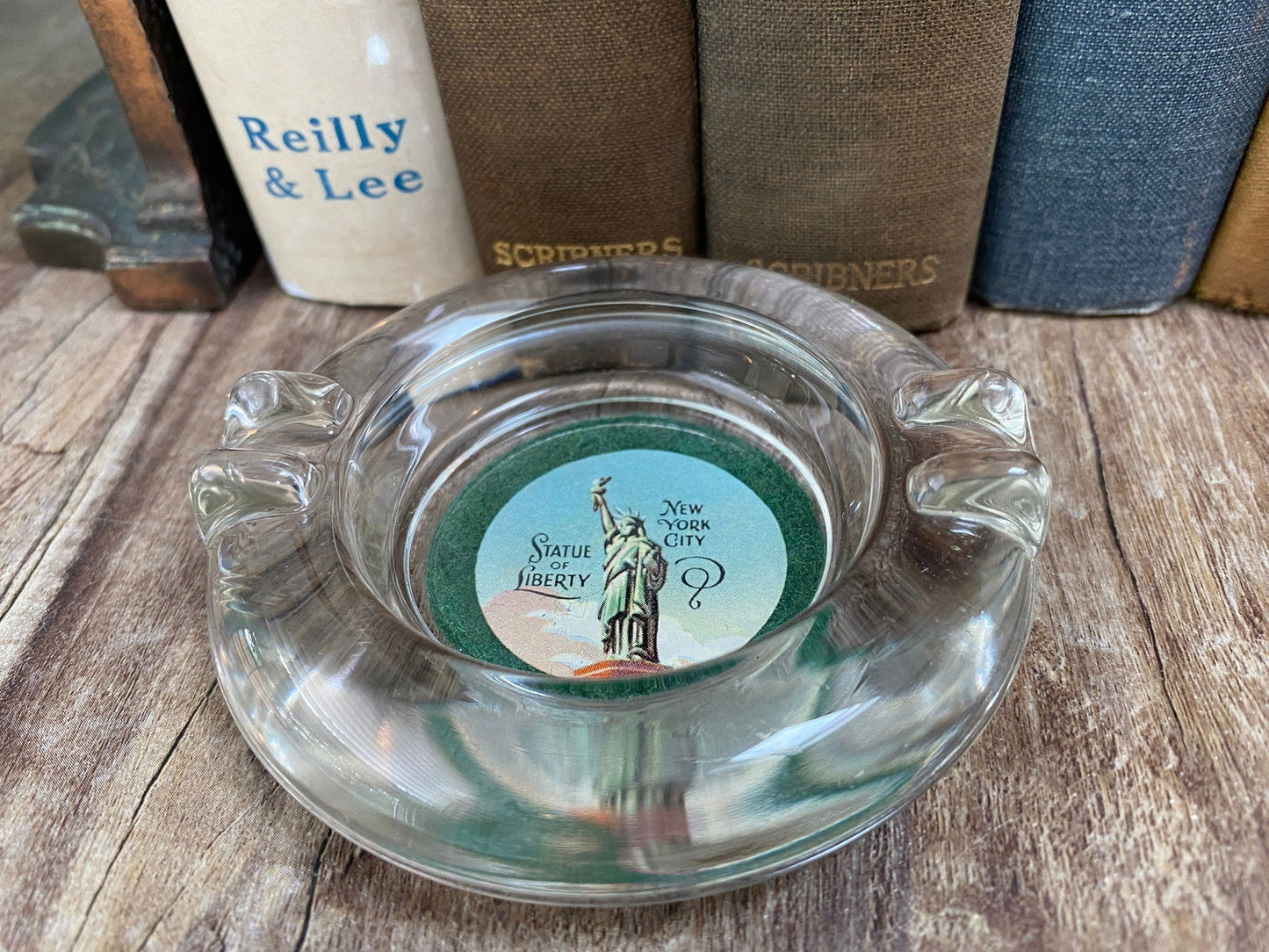 Vintage Statue of Liberty Glass Ashtray - Duckwells