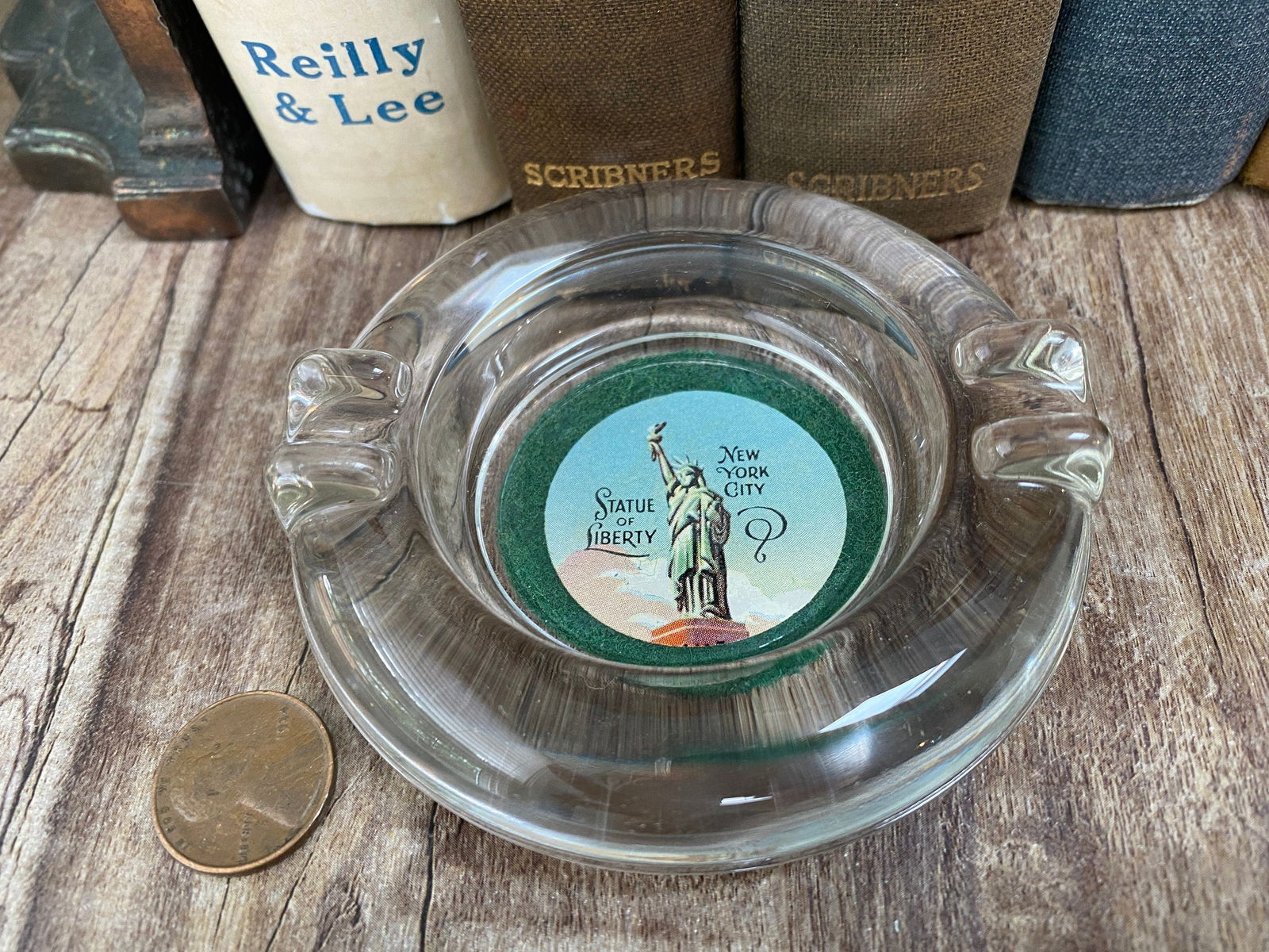 Vintage Statue of Liberty Glass Ashtray - Duckwells