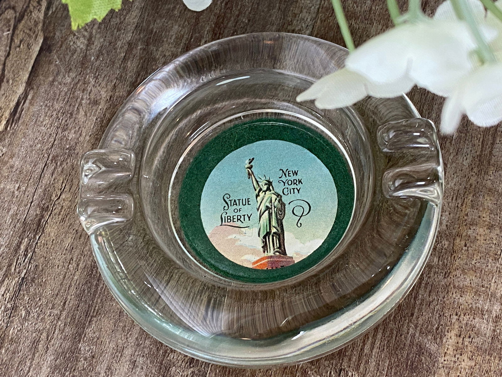 Vintage Statue of Liberty Glass Ashtray - Duckwells