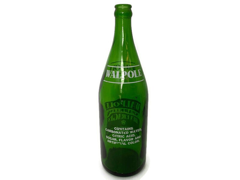 Vintage Walpole Beverages Quart Bottle - Duckwells