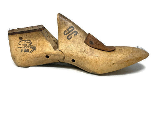 Vintage Wood Shoe Mold - Duckwells