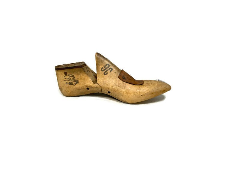 Vintage Wood Shoe Mold - Duckwells