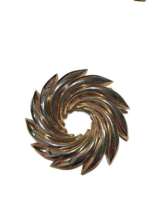 Vintage Wreath Pin - Duckwells